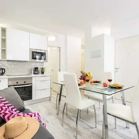 C104b Brand New Elegant Pool! Apartamento